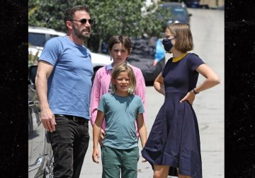 Ben Affleck Steps Out with His Kids, Sans J Lo, on 49th Birthday