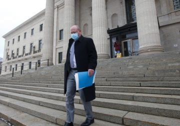 Manitoba to require full-vaccination for restaurants, bars, movies, sporting events – Globalnews.ca